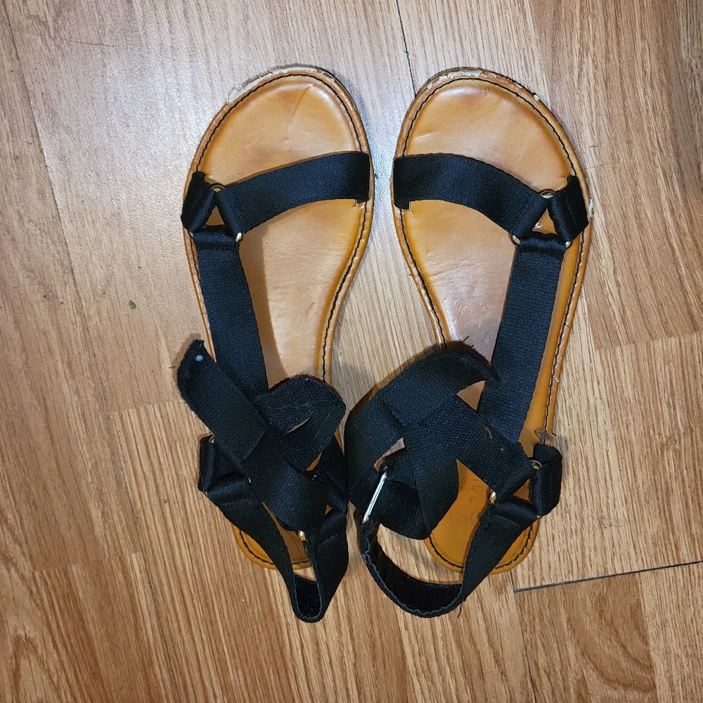 Shoe